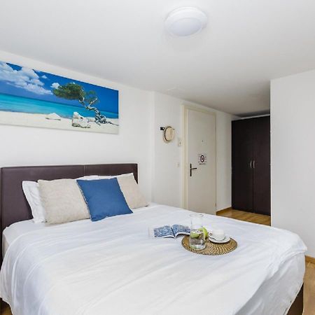 Swiss Star Guesthouse District 4 - Contactless Self Check-In Zurich Extérieur photo