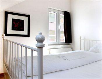 Swiss Star Guesthouse District 4 - Contactless Self Check-In Zurich Extérieur photo