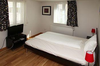 Swiss Star Guesthouse District 4 - Contactless Self Check-In Zurich Extérieur photo