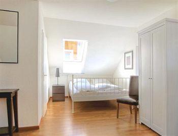Swiss Star Guesthouse District 4 - Contactless Self Check-In Zurich Extérieur photo