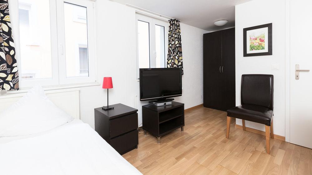 Swiss Star Guesthouse District 4 - Contactless Self Check-In Zurich Extérieur photo